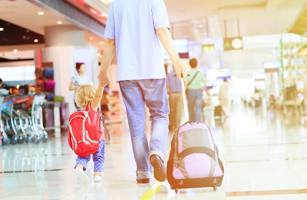 Выезда с ребёнком за границу в 2021 году: обновлённые правила
