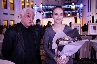 Анастасия Крюкова с наставником Александром Бакши на церемонии вручения премии Станиславского